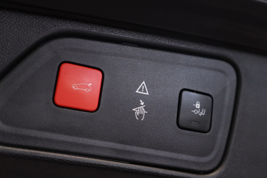 Peugeot 3008 1.2 PureTech GT Line Cruise/Climate Pano Automaat