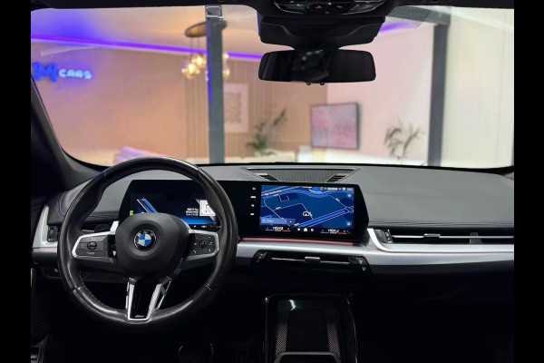 BMW 2 Serie Active Tourer 225e xDrive M-pakket | Plug-in 4x4 | 360° | Elek. Trekhaak