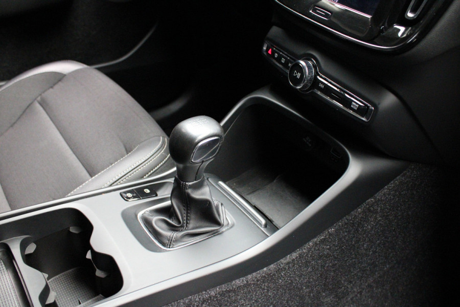Volvo XC40 1.5 T3 Momentum Apple Carplay - Cruise Control Adaptieve - Camera - Navi