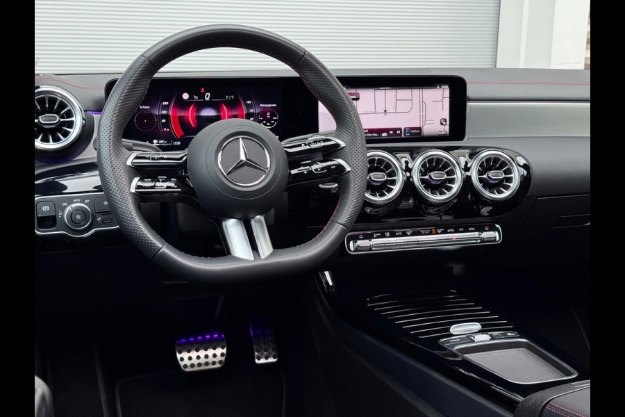Mercedes-Benz CLA-Klasse 180 AMG Line 45s Pano/Camera/Sfeer/Keyless