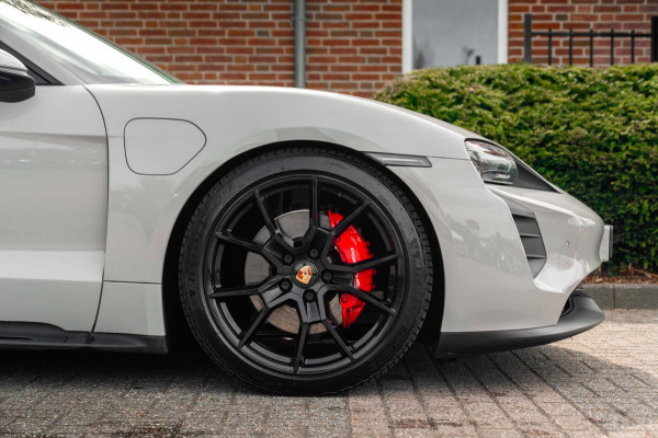 Porsche Taycan Sport Turismo | Krijt grijs | Pano | Sport design | Luchtvering | 21'' GTS