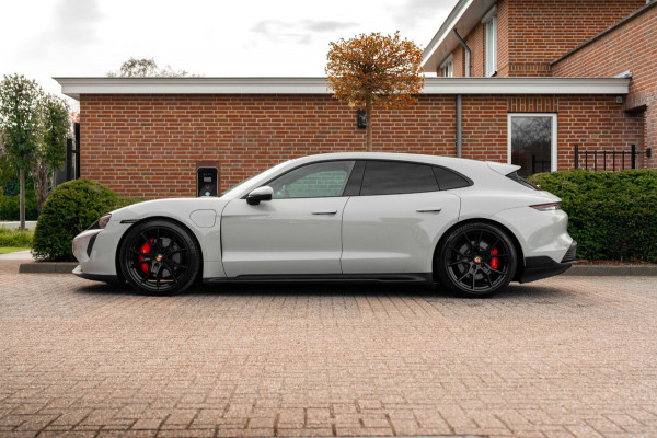 Porsche Taycan Sport Turismo | Krijt grijs | Pano | Sport design | Luchtvering | 21'' GTS