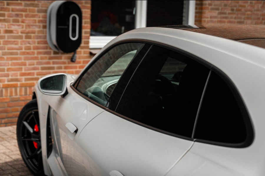 Porsche Taycan Sport Turismo | Krijt grijs | Pano | Sport design | Luchtvering | 21'' GTS