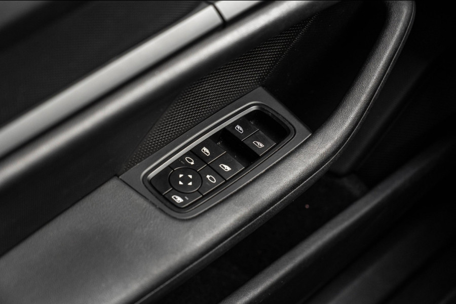 Porsche Taycan Sport Turismo | Krijt grijs | Pano | Sport design | Luchtvering | 21'' GTS