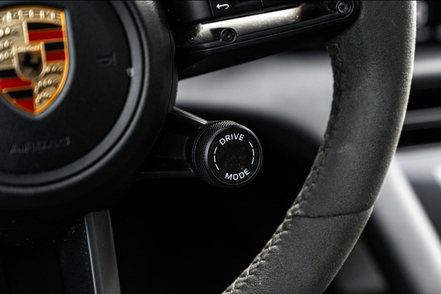 Porsche Taycan Sport Turismo | Krijt grijs | Pano | Sport design | Luchtvering | 21'' GTS