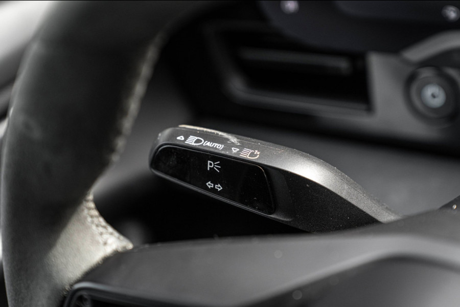 Porsche Taycan Sport Turismo | Krijt grijs | Pano | Sport design | Luchtvering | 21'' GTS