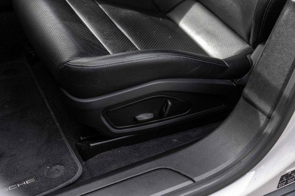 Porsche Taycan Sport Turismo | Krijt grijs | Pano | Sport design | Luchtvering | 21'' GTS