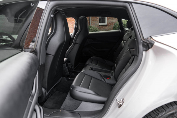 Porsche Taycan Sport Turismo | Krijt grijs | Pano | Sport design | Luchtvering | 21'' GTS