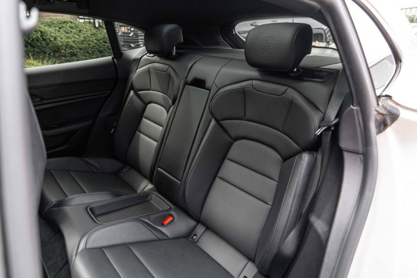 Porsche Taycan Sport Turismo | Krijt grijs | Pano | Sport design | Luchtvering | 21'' GTS
