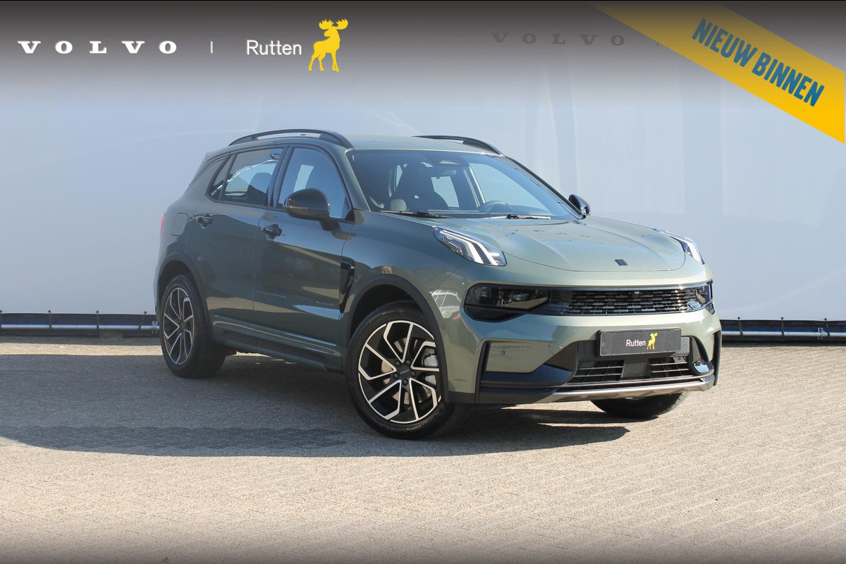 Lynk & Co 01 276PK Automaat Core / Adaptieve cruise control / Stoel - en stuurwielverwarming / Parkeersensoren / Achteruitrijcamera / Apple Carplay / Trekhaak / Metallic lak / 19" velgen