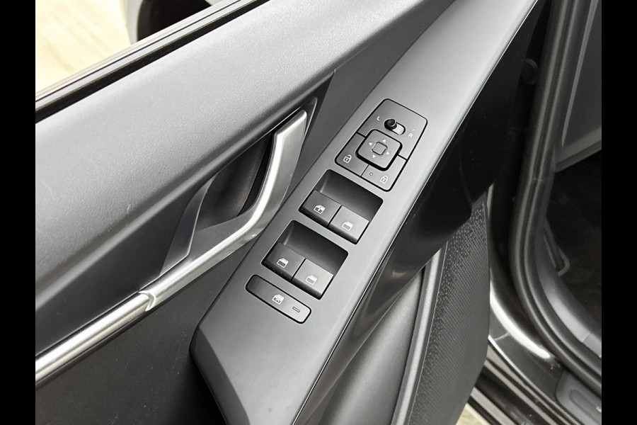 Kia Niro EV 64.8 KWh * SOH 100% * Nieuw model / Light Edition / Cruise-Adaptief / Navi Full Map / Apple Carplay / Airconditioning Fabrieksgarantie