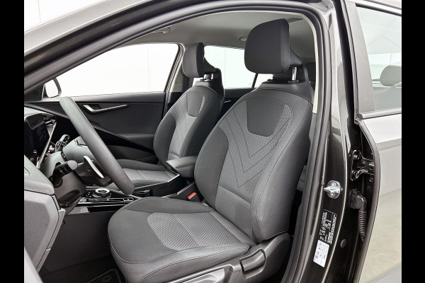 Kia Niro EV 64.8 KWh * SOH 100% * Nieuw model / Light Edition / Cruise-Adaptief / Navi Full Map / Apple Carplay / Airconditioning Fabrieksgarantie