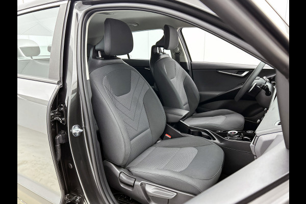 Kia Niro EV 64.8 KWh * SOH 100% * Nieuw model / Light Edition / Cruise-Adaptief / Navi Full Map / Apple Carplay / Airconditioning Fabrieksgarantie