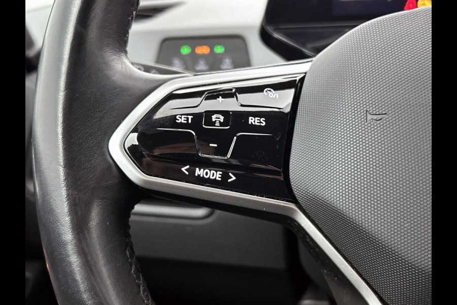 Volkswagen ID.3 First Plus 58 kWh / Trekhaak / Pdc+Camera / Xenon / Airco-ecc / Radio multimedia / Navigatie / Apk 12-2026