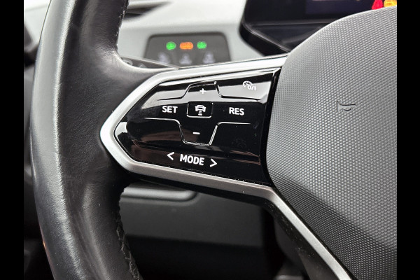 Volkswagen ID.3 First Plus 58 kWh / Trekhaak / Pdc+Camera / Xenon / Airco-ecc / Radio multimedia / Navigatie / Apk 12-2026
