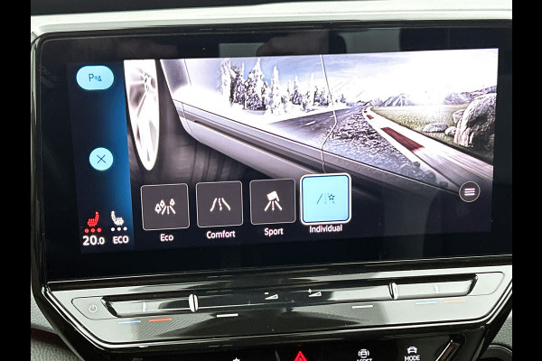 Volkswagen ID.3 First Plus 58 kWh / Trekhaak / Pdc+Camera / Xenon / Airco-ecc / Radio multimedia / Navigatie / Apk 12-2026