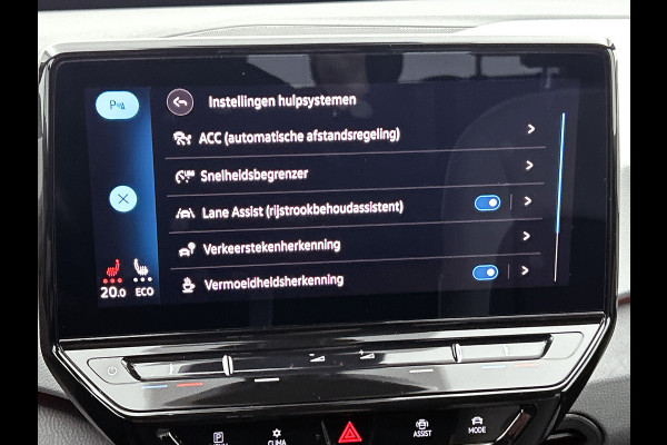 Volkswagen ID.3 First Plus 58 kWh / Trekhaak / Pdc+Camera / Xenon / Airco-ecc / Radio multimedia / Navigatie / Apk 12-2026