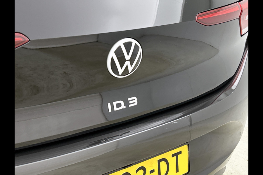 Volkswagen ID.3 First Plus 58 kWh / Trekhaak / Pdc+Camera / Xenon / Airco-ecc / Radio multimedia / Navigatie / Apk 12-2026