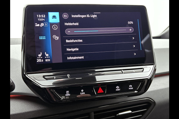 Volkswagen ID.3 First Plus 58 kWh / Trekhaak / Pdc+Camera / Xenon / Airco-ecc / Radio multimedia / Navigatie / Apk 12-2026