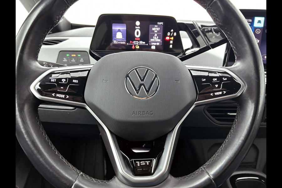 Volkswagen ID.3 First Plus 58 kWh / Trekhaak / Pdc+Camera / Xenon / Airco-ecc / Radio multimedia / Navigatie / Apk 12-2026