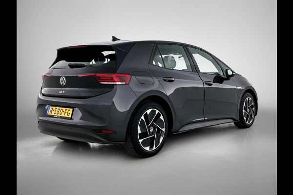 Volkswagen ID.3 Pro 62KWh Comfort / Navigatie / Pdc.V+A / Airco-ecc./ Xenon / Radio multimedia / Apk 08-2026