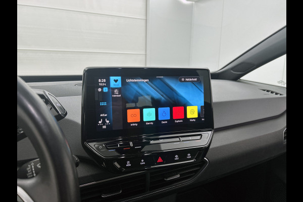 Volkswagen ID.3 Pro 62KWh Comfort / Navigatie / Pdc.V+A / Airco-ecc./ Xenon / Radio multimedia / Apk 08-2026