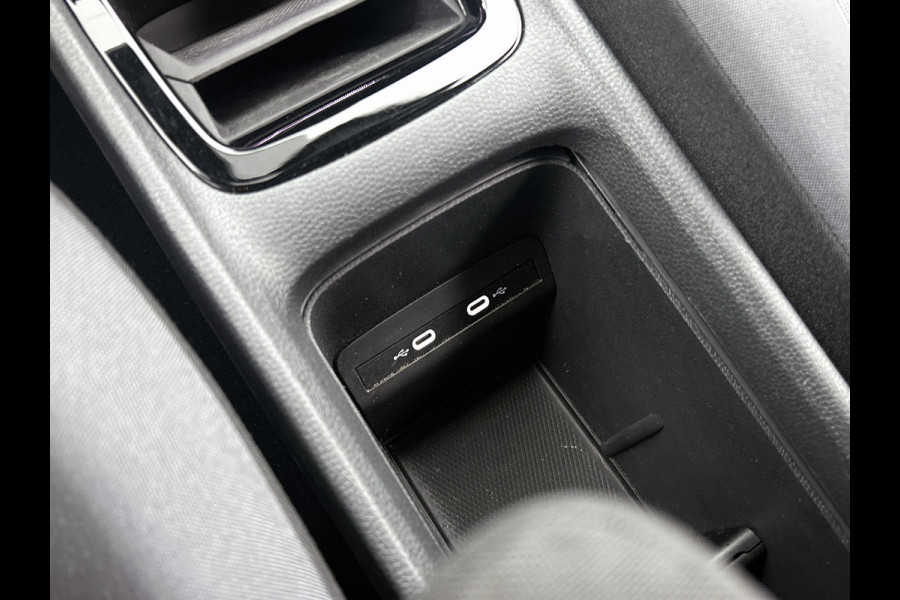 Volkswagen ID.3 Pro 62KWh Comfort / Navigatie / Pdc.V+A / Airco-ecc./ Xenon / Radio multimedia / Apk 08-2026