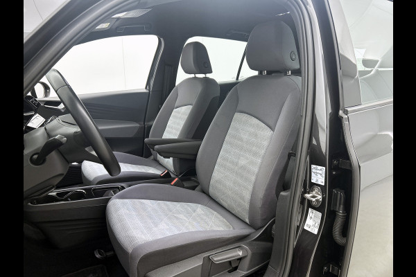 Volkswagen ID.3 Pro 62KWh Comfort / Navigatie / Pdc.V+A / Airco-ecc./ Xenon / Radio multimedia / Apk 08-2026
