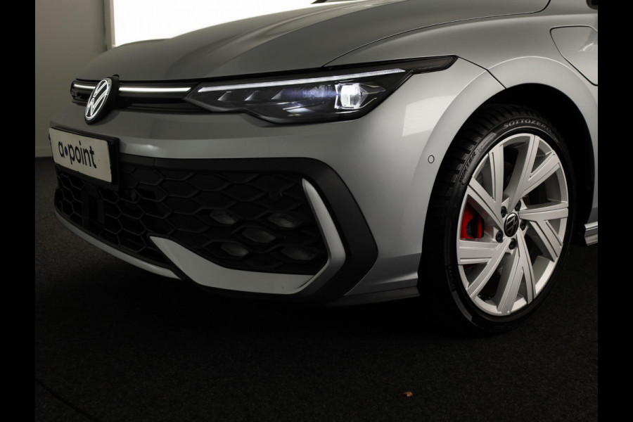 Volkswagen Golf 1.5 eHybrid GTE 272 pk Automaat (DSG) | Verlengde garantie | Navigatie | Panoramadak | Trekhaak (wegklapbaar) | Parkeersensoren (Park assist) | Achteruitrijcamera | Stoelverwarming |