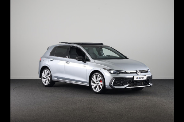 Volkswagen Golf 1.5 eHybrid GTE 272 pk Automaat (DSG) | Verlengde garantie | Navigatie | Panoramadak | Trekhaak (wegklapbaar) | Parkeersensoren (Park assist) | Achteruitrijcamera | Stoelverwarming |