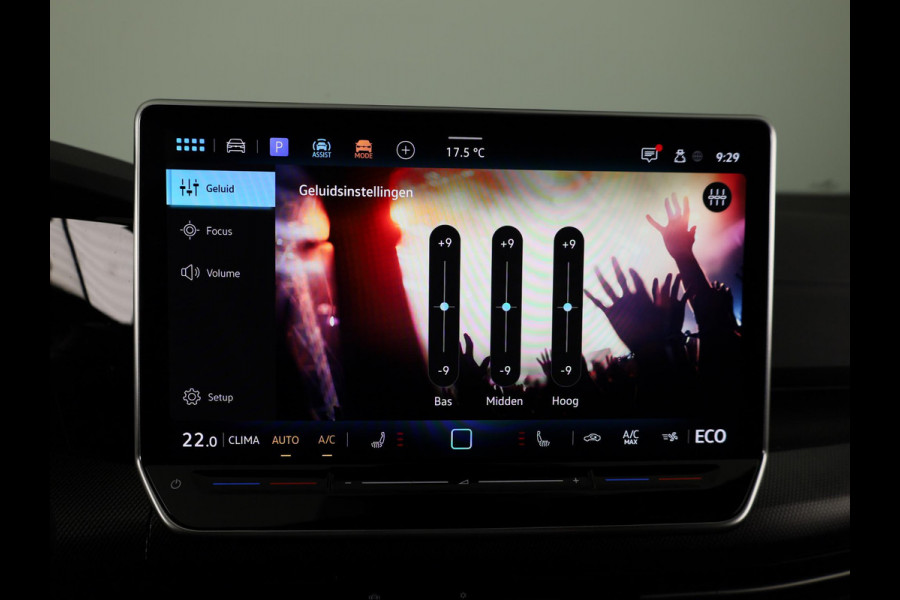 Volkswagen Golf 1.5 eHybrid GTE 272 pk Automaat (DSG) | Verlengde garantie | Navigatie | Panoramadak | Trekhaak (wegklapbaar) | Parkeersensoren (Park assist) | Achteruitrijcamera | Stoelverwarming |