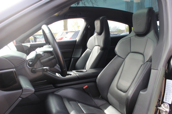 Porsche Taycan Performance 84 kWh / Panoramadak / 360Camera / Luchtvering / Sportchrono / 21'' / Bose / Keyless / Adaptieve Stoelen / Stuur+Stoelverwarming / Dodehoek / DAB / ACC