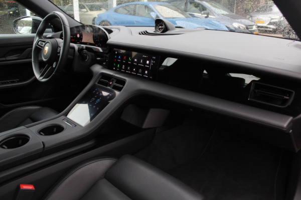 Porsche Taycan Performance 84 kWh / Panoramadak / 360Camera / Luchtvering / Sportchrono / 21'' / Bose / Keyless / Adaptieve Stoelen / Stuur+Stoelverwarming / Dodehoek / DAB / ACC