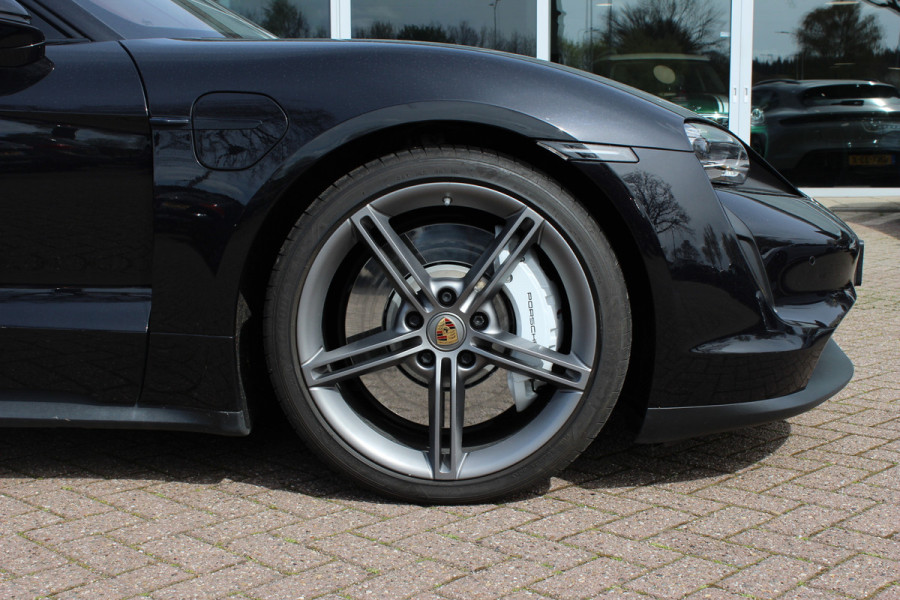 Porsche Taycan Performance 84 kWh / Panoramadak / 360Camera / Luchtvering / Sportchrono / 21'' / Bose / Keyless / Adaptieve Stoelen / Stuur+Stoelverwarming / Dodehoek / DAB / ACC