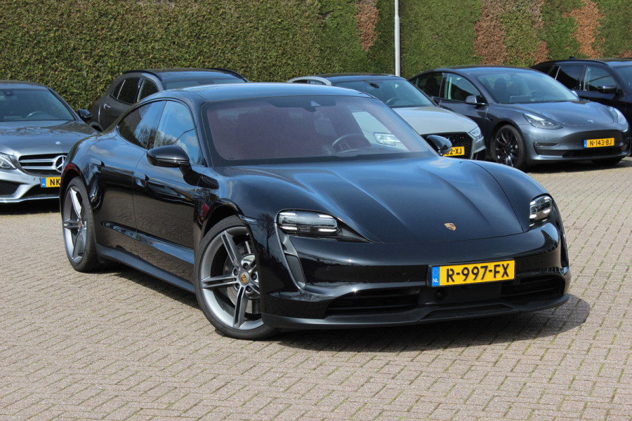Porsche Taycan Performance 84 kWh / Panoramadak / 360Camera / Luchtvering / Sportchrono / 21'' / Bose / Keyless / Adaptieve Stoelen / Stuur+Stoelverwarming / Dodehoek / DAB / ACC