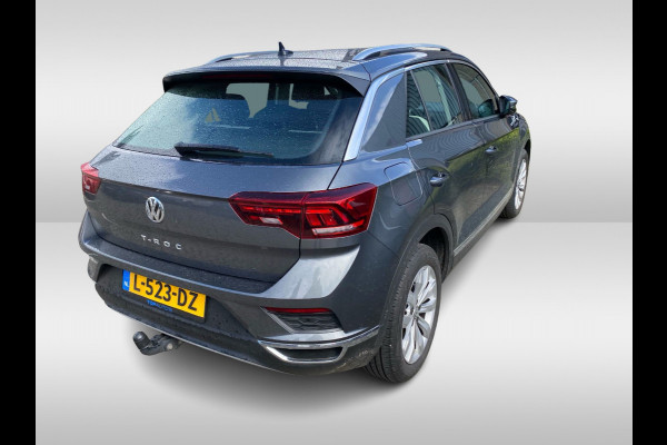 Volkswagen T-Roc 1.5 TSI Sport / Trekhaak / Camera / Virtual Cockpit / Keyless / 17'' / CarPlay / Stuur+Stoelverwarming / DAB / ACC