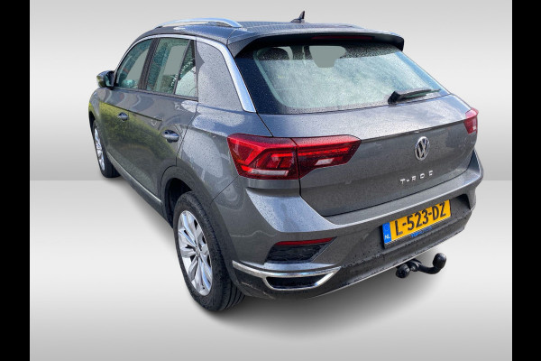 Volkswagen T-Roc 1.5 TSI Sport / Trekhaak / Camera / Virtual Cockpit / Keyless / 17'' / CarPlay / Stuur+Stoelverwarming / DAB / ACC