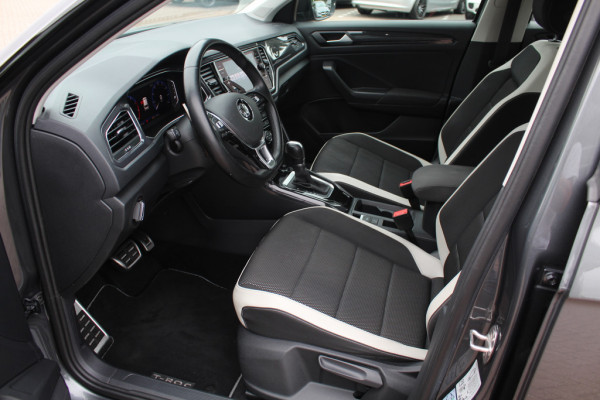 Volkswagen T-Roc 1.5 TSI Sport / Trekhaak / Camera / Virtual Cockpit / Keyless / 17'' / CarPlay / Stuur+Stoelverwarming / DAB / ACC
