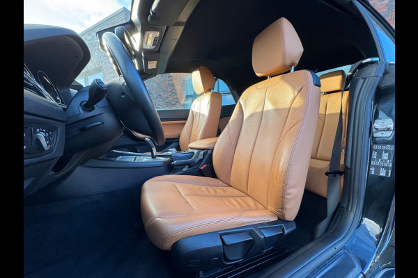 BMW 2 Serie Cabrio 218iA LUXURY ** LED, LEDER, APPLE/ANDROID, HiFi, 18-inch LMV, 2-zone AIRCO ** 2e EIG - Slechts 58.638km ** ** INFORMEER OOK NAAR ONZE AANTREKKELIJKE FINANCIAL-LEASE TARIEVEN **