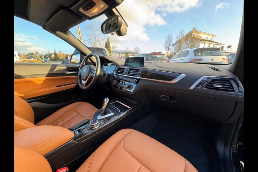 BMW 2 Serie Cabrio 218iA LUXURY ** LED, LEDER, APPLE/ANDROID, HiFi, 18-inch LMV, 2-zone AIRCO ** 2e EIG - Slechts 58.638km ** ** INFORMEER OOK NAAR ONZE AANTREKKELIJKE FINANCIAL-LEASE TARIEVEN **