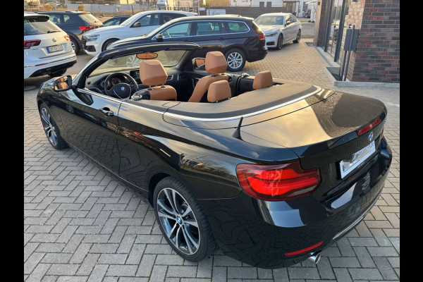 BMW 2 Serie Cabrio 218iA LUXURY ** LED, LEDER, APPLE/ANDROID, HiFi, 18-inch LMV, 2-zone AIRCO ** 2e EIG - Slechts 58.638km ** ** INFORMEER OOK NAAR ONZE AANTREKKELIJKE FINANCIAL-LEASE TARIEVEN **