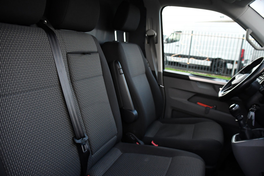 Volkswagen Transporter 2.0 TDI L1H1 Bulli Virtual, Adaptieve Cruise, Carplay, 150PK, Sensoren, NAVI, LED, UNIEK!