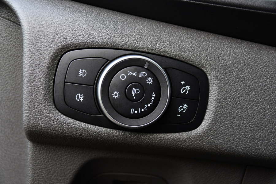 Ford Transit Custom 300 2.0 TDCI L2H1 Limited DC PB Edition