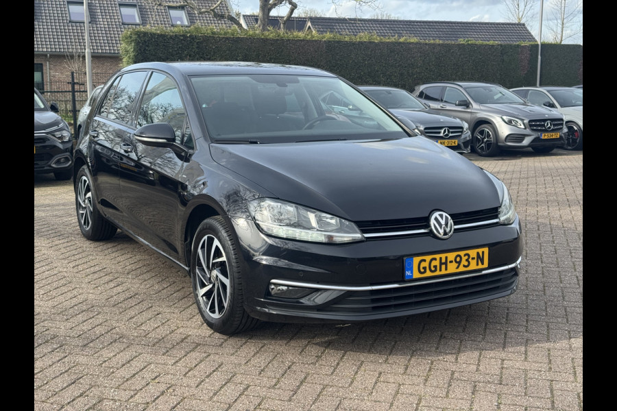 Volkswagen Golf 1.0 TSI Comfortline / Camera / CarPlay / 16'' / Navigatie / Parkeerhulp V+A / Getint glas / DAB / ACC