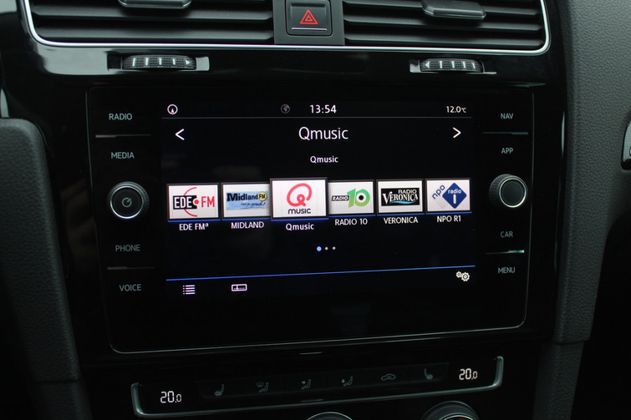 Volkswagen Golf 1.0 TSI Comfortline / Camera / CarPlay / 16'' / Navigatie / Parkeerhulp V+A / Getint glas / DAB / ACC