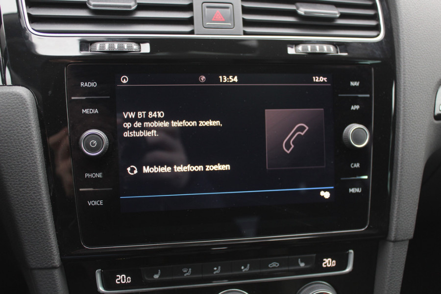 Volkswagen Golf 1.0 TSI Comfortline / Camera / CarPlay / 16'' / Navigatie / Parkeerhulp V+A / Getint glas / DAB / ACC