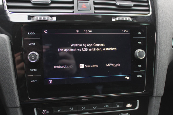 Volkswagen Golf 1.0 TSI Comfortline / Camera / CarPlay / 16'' / Navigatie / Parkeerhulp V+A / Getint glas / DAB / ACC