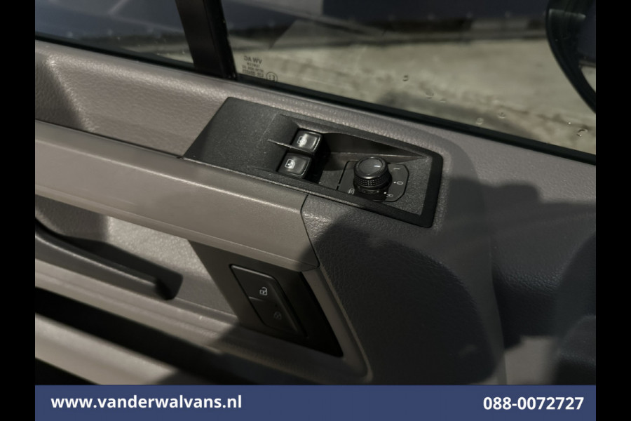Volkswagen Crafter 2.0 TDI L3H2 L2H1 Euro6 Airco | Apple Carplay | Chauffeursstoel | Android Auto Bijrijdersbank