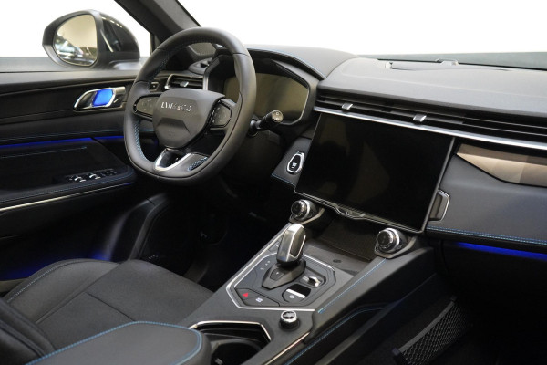 Lynk & Co 01 1.5 | Zwart optiek | Panoramadak | Navigatie | Memory | Apple CarPlay