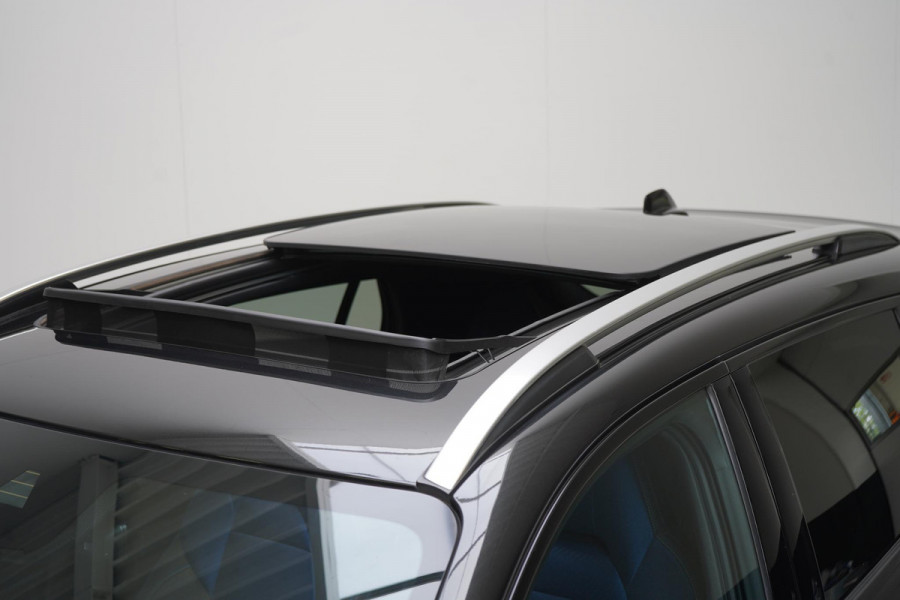 Lynk & Co 01 1.5 | Zwart optiek | Panoramadak | Navigatie | Memory | Apple CarPlay